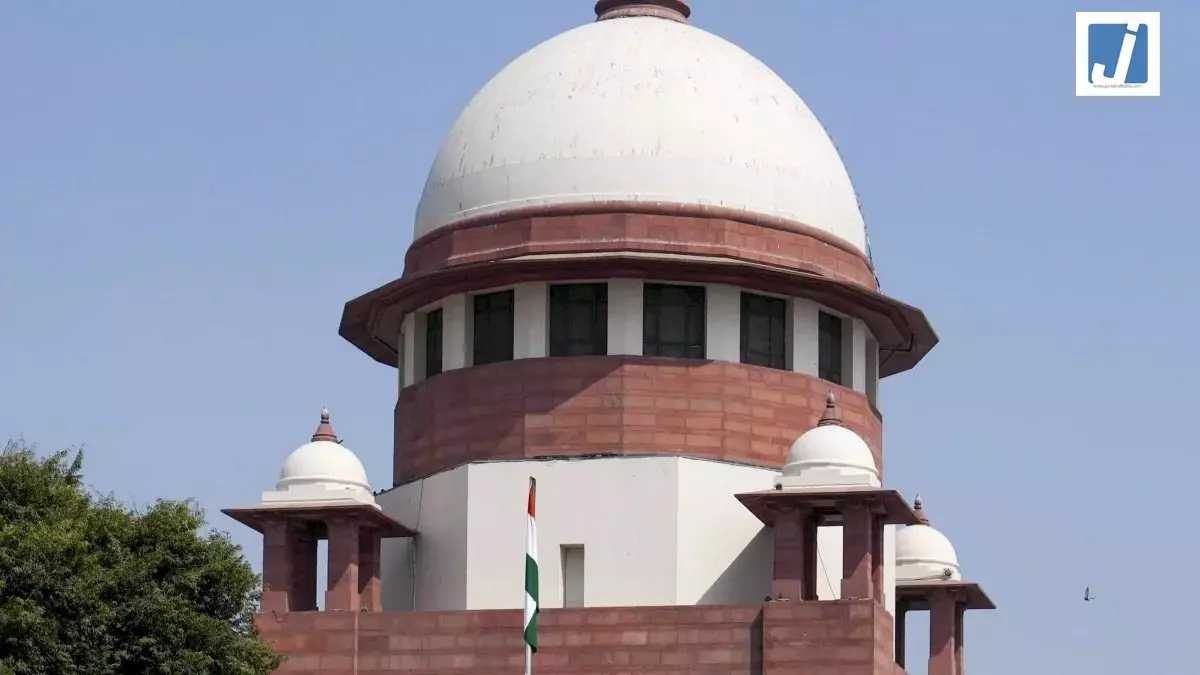 महिला वकील पर जानलेवा हमले का सुप्रीम कोर्ट ने लिया स्वतः संज्ञान, कई महत्वपूर्ण आदेश दिए महिला वकील पर जानलेवा हमले का सुप्रीम कोर्ट ने लिया स्वतः संज्ञान, कई महत्वपूर्ण आदेश दिए