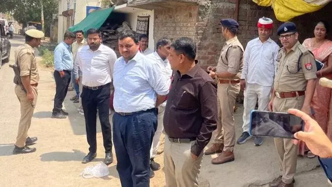 Ghazipur: विपक्ष पर तीखा हमला, राजभर का बयान चर्चा में Ghazipur: विपक्ष पर तीखा हमला, राजभर का बयान चर्चा में