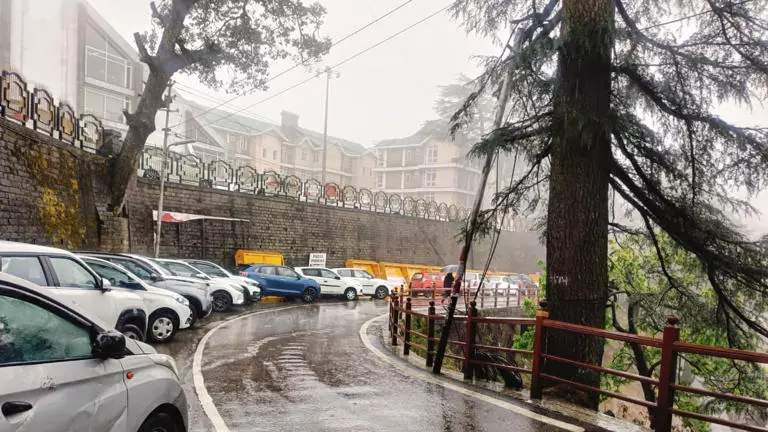 Shimla: हीट वेव के साथ तूफान की आशंका Shimla: हीट वेव के साथ तूफान की आशंका