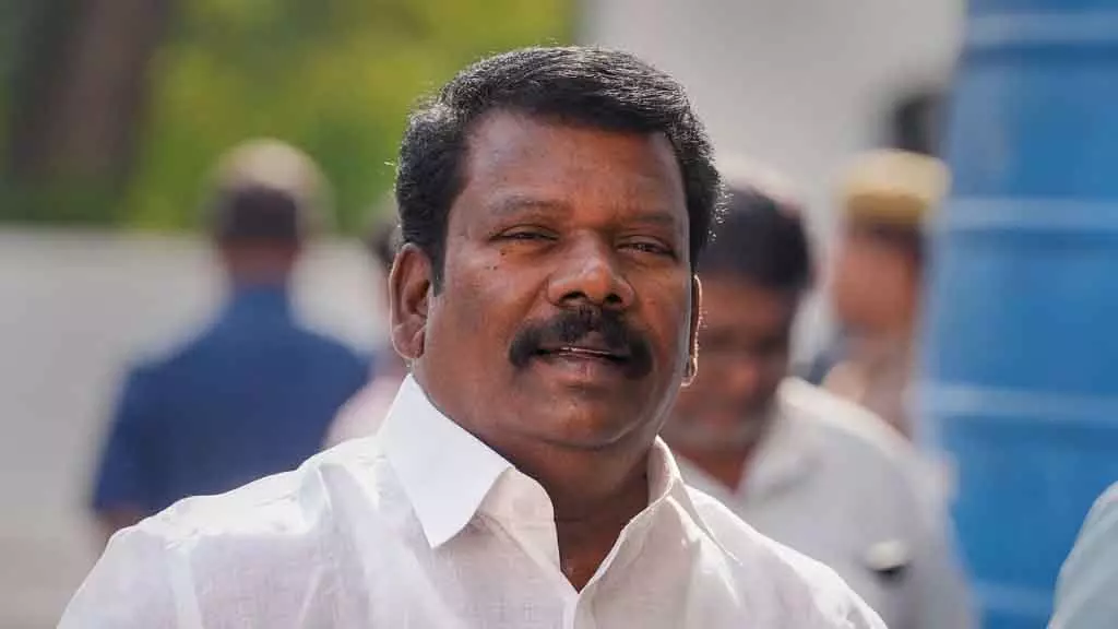 सेल्वापेरुंथगई का आरोप, ईपीएस विपक्षी नेता बनने के लायक नहीं सेल्वापेरुंथगई का आरोप, ईपीएस विपक्षी नेता बनने के लायक नहीं