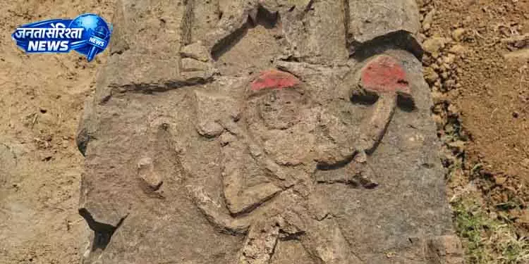 Jajpur चांदीखोल में रामायण के किरदार को दिखाने वाला पत्थर मिला Jajpur चांदीखोल में रामायण के किरदार को दिखाने वाला पत्थर मिला