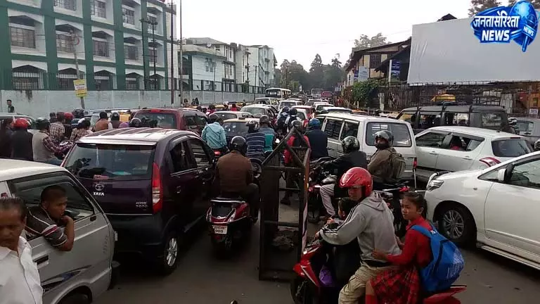 Shillong में रात में ट्रैफिक नियम तोड़ने पर 194 चालान, 2.46 लाख रुपये का जुर्माना Shillong में रात में ट्रैफिक नियम तोड़ने पर 194 चालान, 2.46 लाख रुपये का जुर्माना