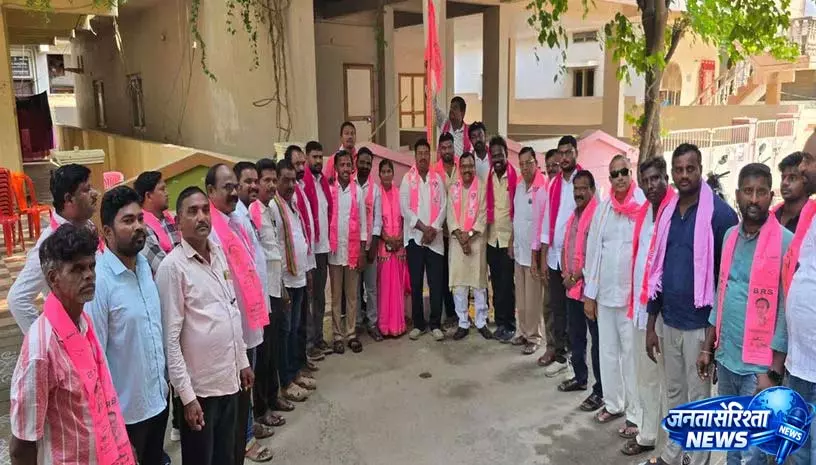 कोडाडा में BRS नेताओं ने स्थापना दिवस मनाया, KCR की तारीफ़ की, सरकार की आलोचना की कोडाडा में BRS नेताओं ने स्थापना दिवस मनाया, KCR की तारीफ़ की, सरकार की आलोचना की