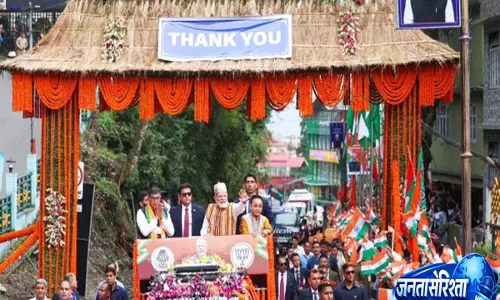 GANGTOK: सिक्किम की सांस्कृतिक विविधता में पीएम मोदी का भव्य स्वागत GANGTOK: सिक्किम की सांस्कृतिक विविधता में पीएम मोदी का भव्य स्वागत