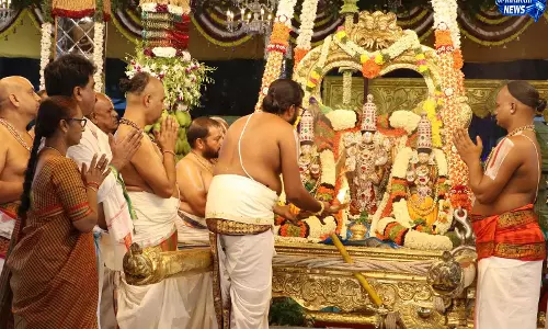 Andhra: हजारों लोग पद्मावती श्रीनिवास परिणयोत्सव के साक्षी बने Andhra: हजारों लोग पद्मावती श्रीनिवास परिणयोत्सव के साक्षी बने