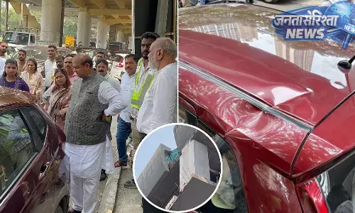 Metro 4 साइट पर फिर हादसा, कार पर गिरा तख्ता; कॉन्ट्रैक्टर हटाने की मांग
