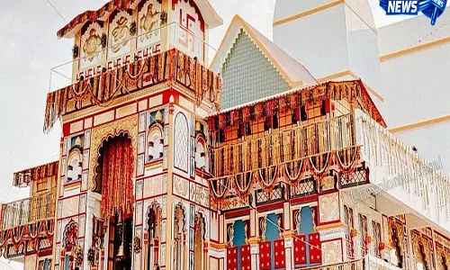 उत्तराखंड के बद्रीनाथ मंदिर की प्रतिकृति अब वसई में: भगवान विष्णु को समर्पित इस मंदिर के बारे में जानें महत्वपूर्ण बातें उत्तराखंड के बद्रीनाथ मंदिर की प्रतिकृति अब वसई में: भगवान विष्णु को समर्पित इस मंदिर के बारे में जानें महत्वपूर्ण बातें