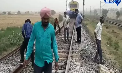Punjab के राजपुरा-शंभू रेल ट्रैक पर धमाका: संदिग्ध हमलावर मारा गया, डिवाइस लगाने के दौरान हुआ मुठभेड़ Punjab के राजपुरा-शंभू रेल ट्रैक पर धमाका: संदिग्ध हमलावर मारा गया, डिवाइस लगाने के दौरान हुआ मुठभेड़