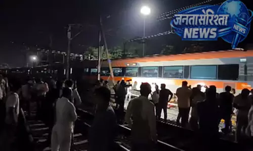 Pune के पास वंदे भारत ट्रेन का एक डिब्बा पटरी से उतरा, यात्री सुरक्षित Pune के पास वंदे भारत ट्रेन का एक डिब्बा पटरी से उतरा, यात्री सुरक्षित