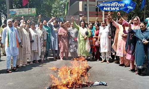 Kurukshetra में विपक्ष के खिलाफ बीजेपी की महिला नेताओं ने किया विरोध प्रदर्शन Kurukshetra में विपक्ष के खिलाफ बीजेपी की महिला नेताओं ने किया विरोध प्रदर्शन
