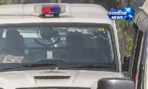 DSP की सरकारी गाड़ी चोरी, गांजा तस्करों को पकड़ने के दौरान हो गया गजब का खेला DSP की सरकारी गाड़ी चोरी, गांजा तस्करों को पकड़ने के दौरान हो गया गजब का खेला