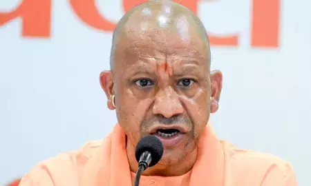 Lakhimpur Kheri: दर्दनाक सड़क हादसा, Yogi Adityanath ने जताया शोक Lakhimpur Kheri: दर्दनाक सड़क हादसा, Yogi Adityanath ने जताया शोक