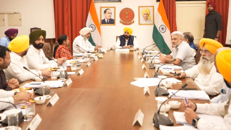 Chandigarh: पंजाब कैबिनेट में आज लिए जाएंगे बड़े फैसले Chandigarh: पंजाब कैबिनेट में आज लिए जाएंगे बड़े फैसले