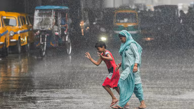 Jaipur: राजस्थान में गर्मी के बीच आंधी-बारिश से राहत Jaipur: राजस्थान में गर्मी के बीच आंधी-बारिश से राहत