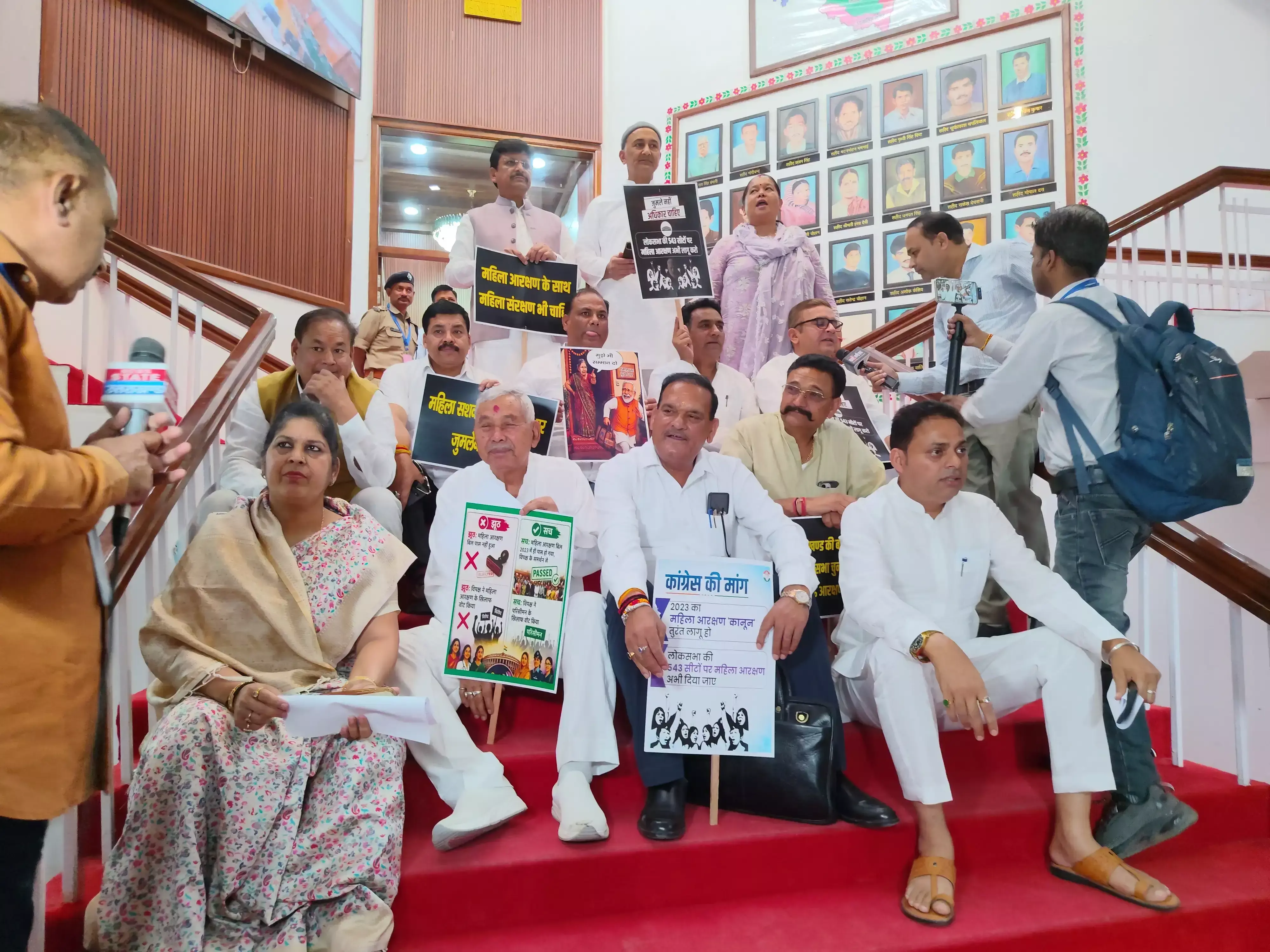 Dehradun: गन्ना किसानों के बकाया पर सरकार घिरी Dehradun: गन्ना किसानों के बकाया पर सरकार घिरी