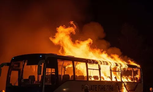 Bhiwani: बस में आग से दो लोगों की दर्दनाक मौत Bhiwani: बस में आग से दो लोगों की दर्दनाक मौत