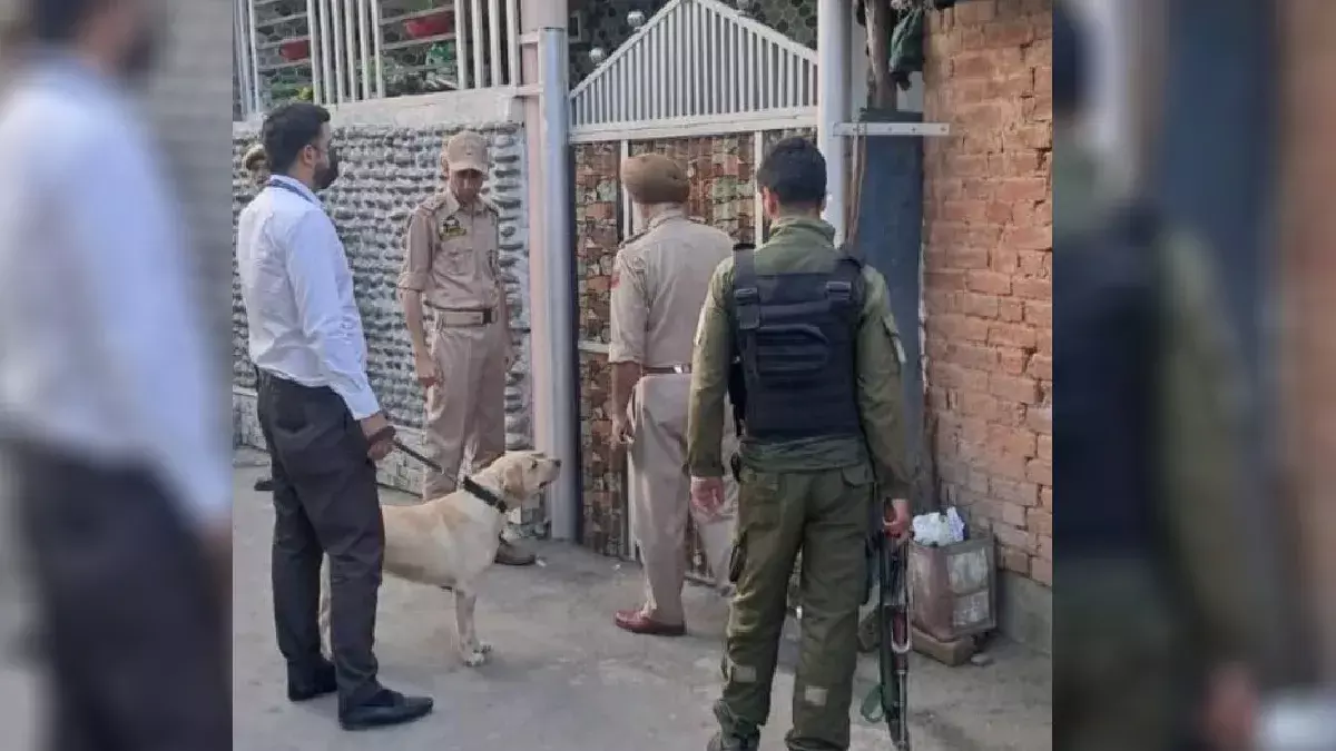 Srinagar: नशीली दवाओं के खिलाफ बड़ा एक्शन, 20 हॉटस्पॉट पर CASO Srinagar: नशीली दवाओं के खिलाफ बड़ा एक्शन, 20 हॉटस्पॉट पर CASO