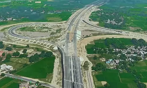 Lucknow: गंगा एक्सप्रेसवे के बाद यूपी में विकास की रफ्तार Lucknow: गंगा एक्सप्रेसवे के बाद यूपी में विकास की रफ्तार