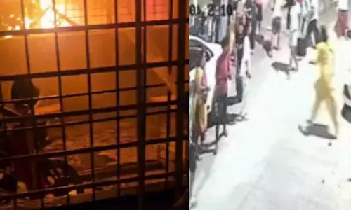 Bengaluru: गोदाम में आग से पीजी बिल्डिंग तक हड़कंप Bengaluru: गोदाम में आग से पीजी बिल्डिंग तक हड़कंप
