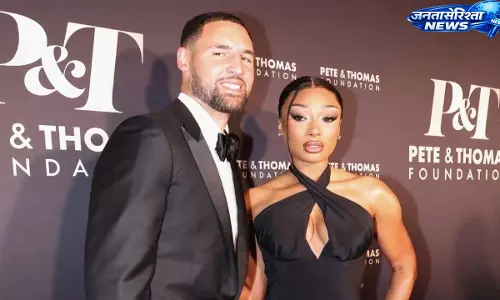 Megan Thee Stallion: स्टेज पर रो पड़ीं, बॉयफ्रेंड क्ले थॉम्पसन पर धोखा देने का आरोप लगाया Megan Thee Stallion: स्टेज पर रो पड़ीं, बॉयफ्रेंड क्ले थॉम्पसन पर धोखा देने का आरोप लगाया