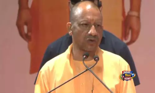 CM योगी ने UP पुलिस में टेलीकॉम विभाग के 936 नए भर्ती हुए कर्मियों को नियुक्ति पत्र वितरित किए CM योगी ने UP पुलिस में टेलीकॉम विभाग के 936 नए भर्ती हुए कर्मियों को नियुक्ति पत्र वितरित किए