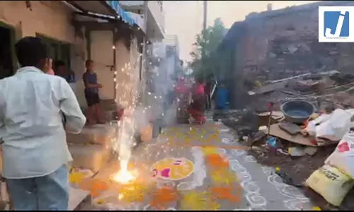 बेटी के जन्म पर परिवार ने निकाली भव्य शोभायात्रा, समाज को दिया मजबूत संदेश बेटी के जन्म पर परिवार ने निकाली भव्य शोभायात्रा, समाज को दिया मजबूत संदेश