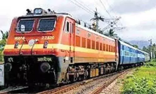 Kacheguda: मालकपेट और दबीरपुरा के बीच ट्रेन की चपेट में आने से बुजुर्ग महिला की मौत Kacheguda: मालकपेट और दबीरपुरा के बीच ट्रेन की चपेट में आने से बुजुर्ग महिला की मौत