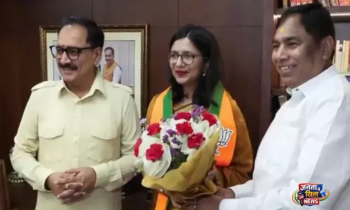 स्वाति मालीवाल दिल्ली BJP प्रमुख वीरेंद्र सचदेवा की मौजूदगी में औपचारिक रूप से भाजपा में शामिल हुईं