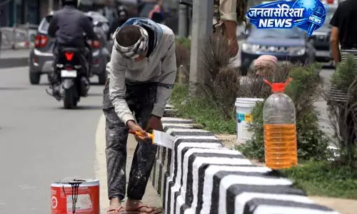 Jammu: नगर निगम ने दरबार मूव से पहले सौंदर्यीकरण में गति बढ़ाई Jammu: नगर निगम ने दरबार मूव से पहले सौंदर्यीकरण में गति बढ़ाई