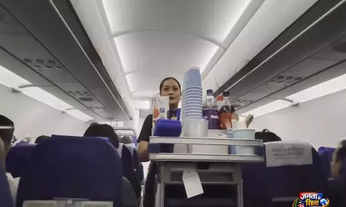 IndiGo की फ़्लाइट गुआंगज़ौ में उतरी, एयरलाइन ने भारत-चीन के बीच सीधी उड़ानें फिर से शुरू कीं IndiGo की फ़्लाइट गुआंगज़ौ में उतरी, एयरलाइन ने भारत-चीन के बीच सीधी उड़ानें फिर से शुरू कीं
