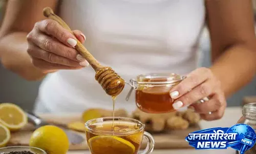 क्या आप तेज़ गर्मी के इलाज के लिए शहद का इस्तेमाल कर रहे हैं? लेकिन यह जान लें