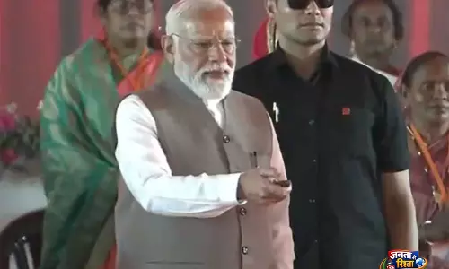 PM मोदी ने वाराणसी में महिला सम्मेलन में 6,350 करोड़ रुपये की परियोजनाओं का किया अनावरण