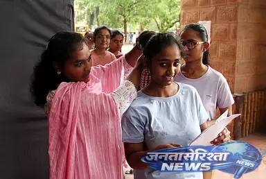 NEET परीक्षा में गड़बड़ी: मेडिकल छात्रों को छुट्टी नहीं मिलेगी NEET परीक्षा में गड़बड़ी: मेडिकल छात्रों को छुट्टी नहीं मिलेगी