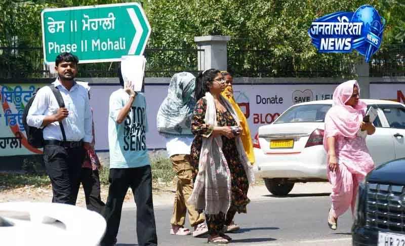 ऑरेंज अलर्ट: चंडीगढ़, Punjab, Haryana में तेज़ आंधी-तूफ़ान और तेज़ हवाएं चलेंगी ऑरेंज अलर्ट: चंडीगढ़, Punjab, Haryana में तेज़ आंधी-तूफ़ान और तेज़ हवाएं चलेंगी