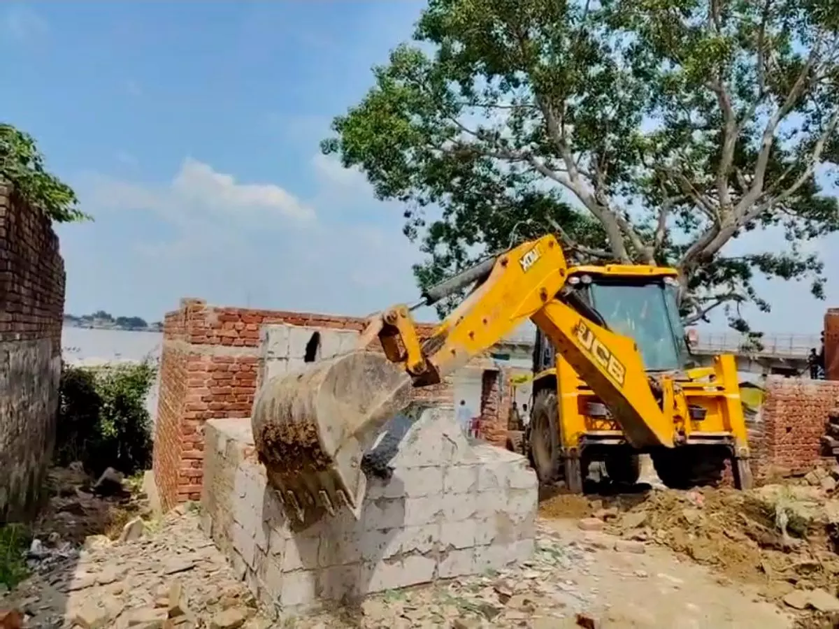 Farrukhabad: सरकारी जमीन पर कब्जे का बड़ा खेल उजागर Farrukhabad: सरकारी जमीन पर कब्जे का बड़ा खेल उजागर