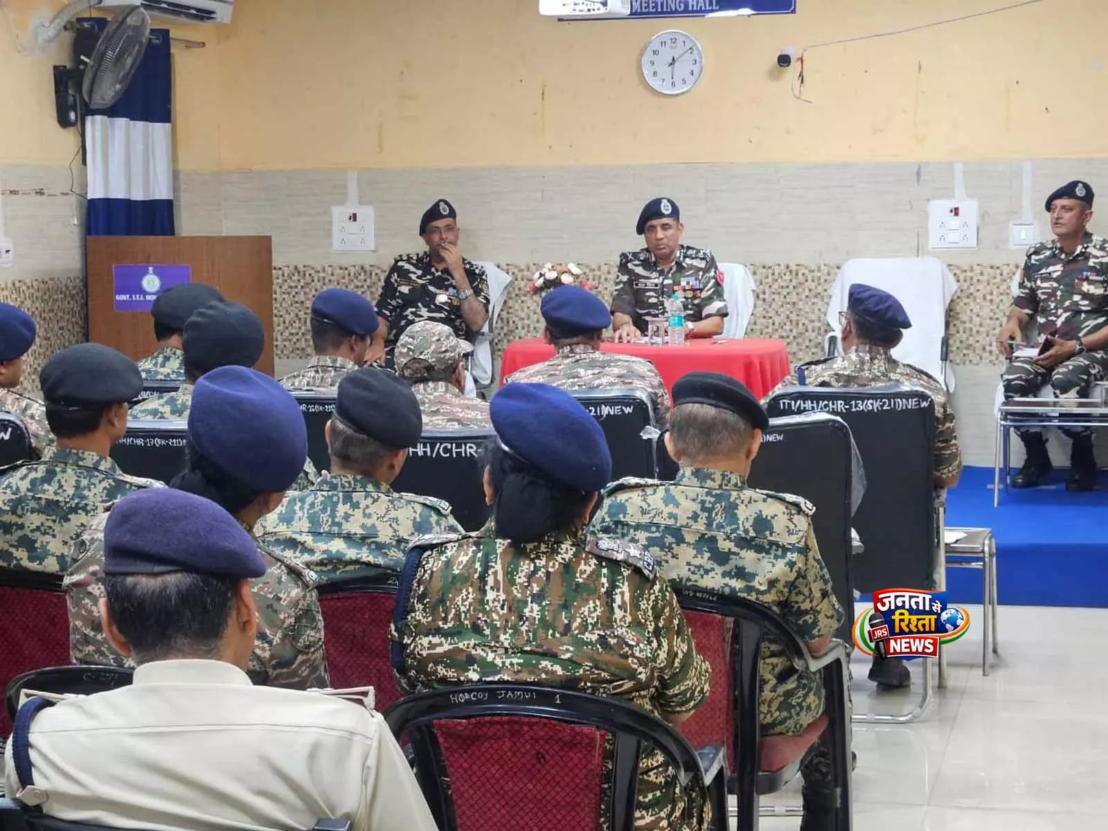 पश्चिम बंगाल चुनाव: SSB DG ने मतदान से पहले तैयारियों की समीक्षा की पश्चिम बंगाल चुनाव: SSB DG ने मतदान से पहले तैयारियों की समीक्षा की