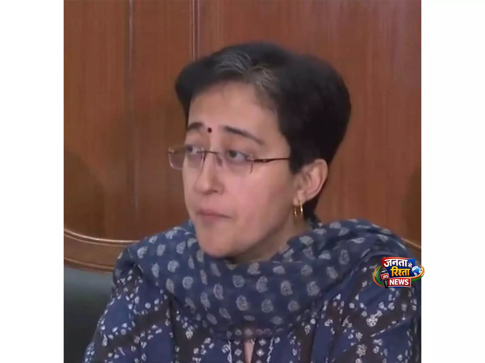 राज्यसभा द्वारा AAP के सात सांसदों के BJP में विलय को स्वीकार किए जाने के बाद दिल्ली की नेता प्रतिपक्ष आतिशी राज्यसभा द्वारा AAP के सात सांसदों के BJP में विलय को स्वीकार किए जाने के बाद दिल्ली की नेता प्रतिपक्ष आतिशी