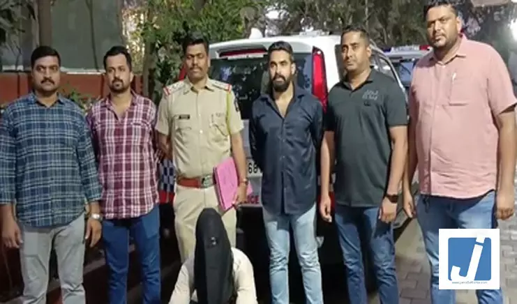 डिजिटल पेमेंट के नाम पर धोखाधड़ी, फर्जी Phone Pe स्क्रीन दिखाकर ठगने वाले दो आरोपी गिरफ्तार डिजिटल पेमेंट के नाम पर धोखाधड़ी, फर्जी Phone Pe स्क्रीन दिखाकर ठगने वाले दो आरोपी गिरफ्तार