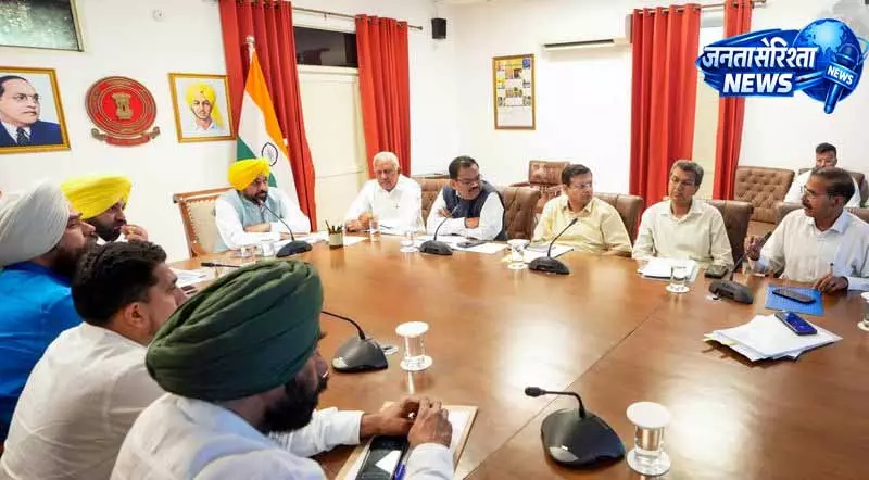 राज्यसभा सांसदों के दलबदल पर AAP ने जालंधर में उठाया मोर्चा राज्यसभा सांसदों के दलबदल पर AAP ने जालंधर में उठाया मोर्चा