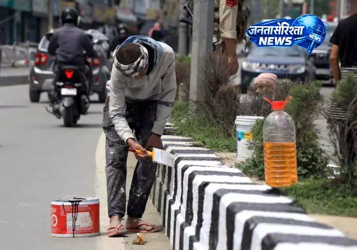 Jammu: नगर निगम ने दरबार मूव से पहले सौंदर्यीकरण में गति बढ़ाई Jammu: नगर निगम ने दरबार मूव से पहले सौंदर्यीकरण में गति बढ़ाई