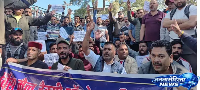 Kangra के वाहन मालिकों को राहत: विरोध के बाद मैनुअल फिटनेस टेस्टिंग की अनुमति Kangra के वाहन मालिकों को राहत: विरोध के बाद मैनुअल फिटनेस टेस्टिंग की अनुमति