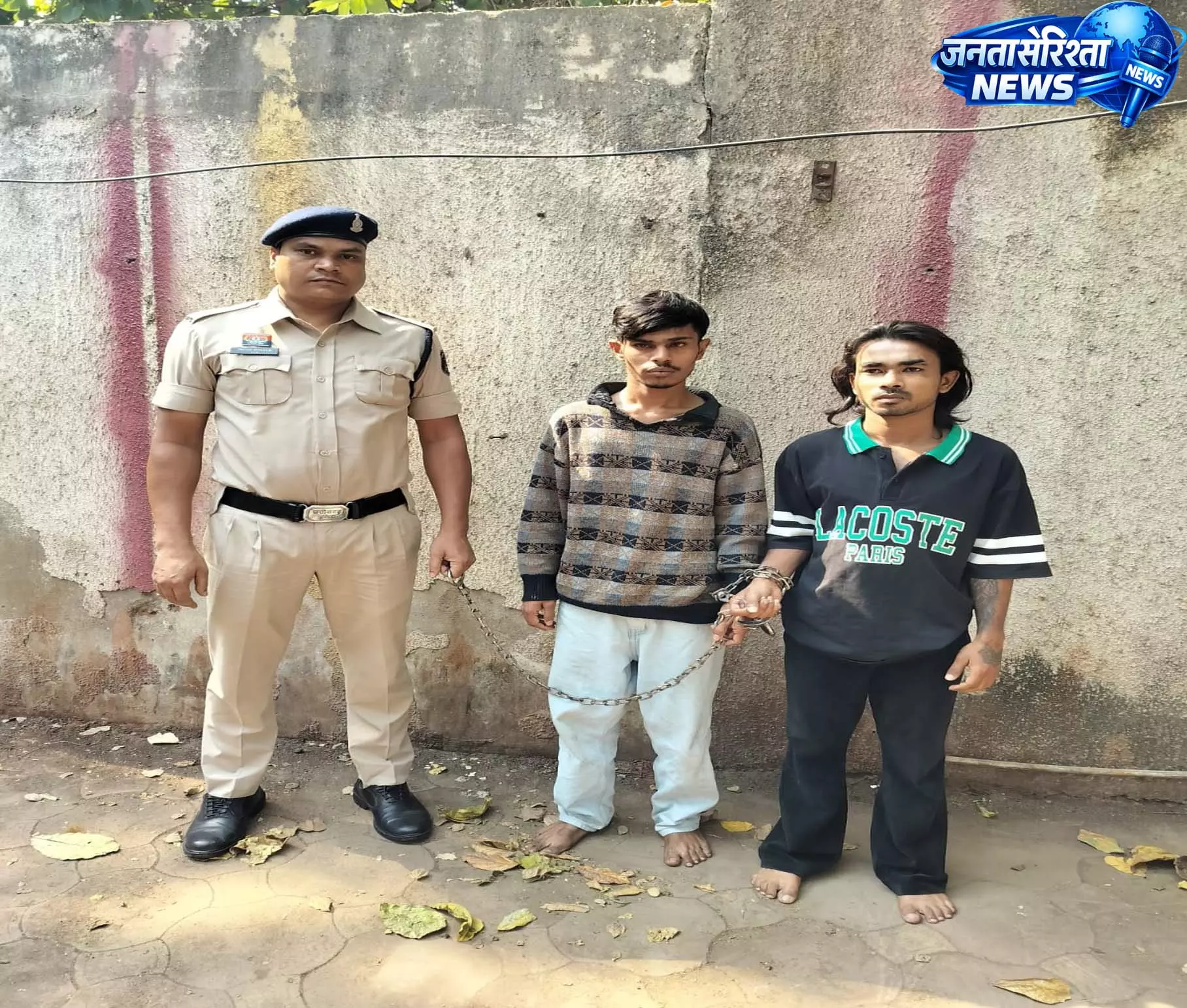 Raipur Breaking: चाकू से हमला कर नाबालिग की हत्या, 2 नाबालिग सहित 4 गिरफ्तार Raipur Breaking: चाकू से हमला कर नाबालिग की हत्या, 2 नाबालिग सहित 4 गिरफ्तार