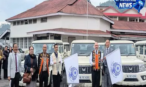 Nagaland: जस्टिस सुराणा ने कानूनी सेवाओं की पहुंच के लिए मल्टी-यूटिलिटी वाहनों को दिखाई हरी झंडी Nagaland: जस्टिस सुराणा ने कानूनी सेवाओं की पहुंच के लिए मल्टी-यूटिलिटी वाहनों को दिखाई हरी झंडी