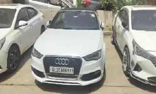 Gurugram शादी के काफिले पर स्टंट करने वाले 5 लोग गिरफ्तार, 6 गाड़ियां जब्त Gurugram शादी के काफिले पर स्टंट करने वाले 5 लोग गिरफ्तार, 6 गाड़ियां जब्त