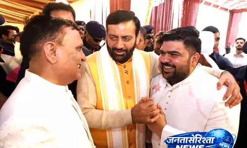 Haryana CM ने निर्दलीय विधायक की शादी समारोह में भाग लिया
