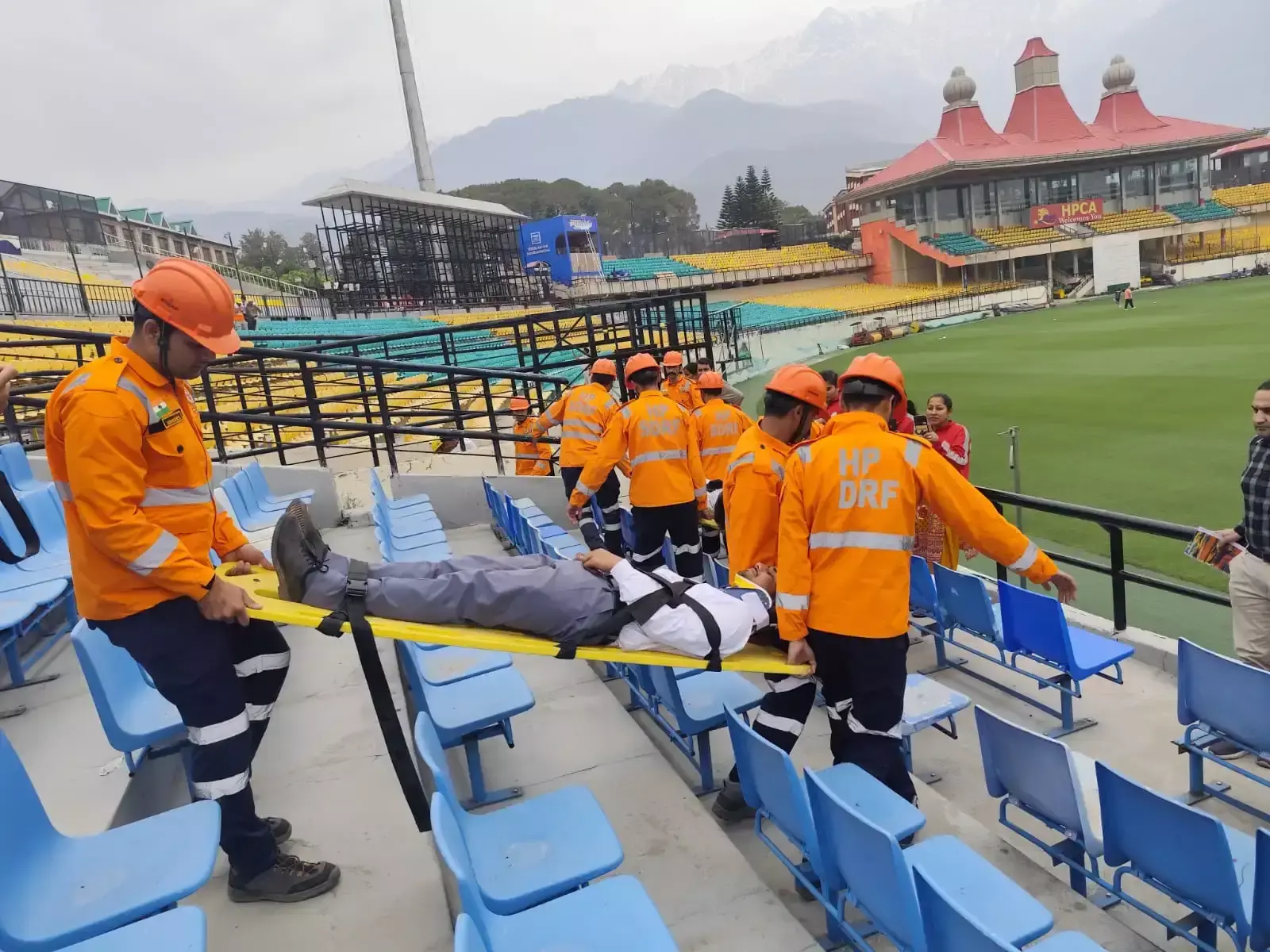 Dharamshala: आईपीएल के लिए मॉकड्रिल का पहला चरण पूरा Dharamshala: आईपीएल के लिए मॉकड्रिल का पहला चरण पूरा