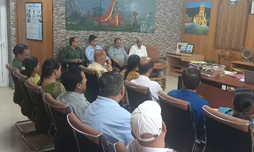Hamirpur: एचपीवी टीकाकरण पर मिशन मोड में काम के निर्देश Hamirpur: एचपीवी टीकाकरण पर मिशन मोड में काम के निर्देश