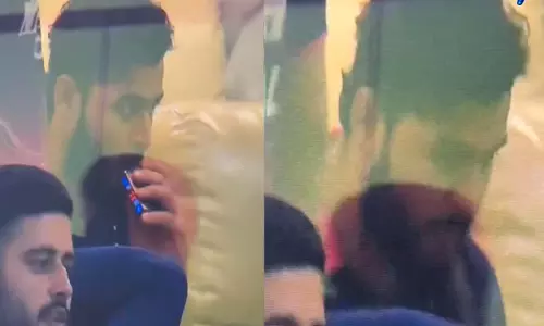 IPL 2026 में वेपिंग विवाद: खिलाड़ी आचरण और कानूनी सवालों पर बढ़ी बहस IPL 2026 में वेपिंग विवाद: खिलाड़ी आचरण और कानूनी सवालों पर बढ़ी बहस