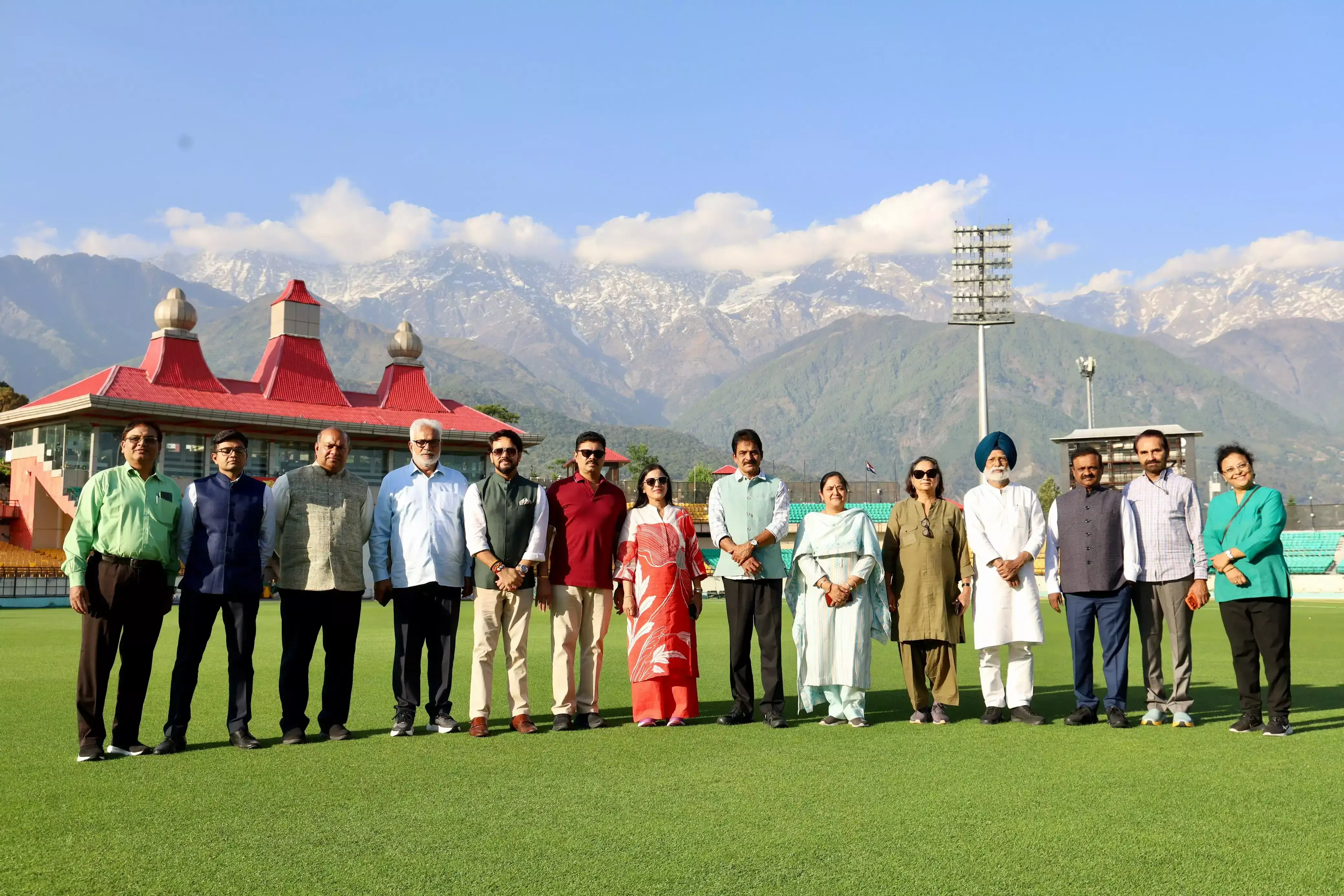 Dharamshala: एचपीसीए स्टेडियम का सांसदों ने किया निरीक्षण