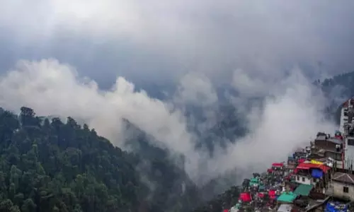 Shimla: हिमाचल में बारिश-आंधी से तापमान में भारी गिरावट Shimla: हिमाचल में बारिश-आंधी से तापमान में भारी गिरावट